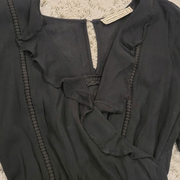 Abercrombie & Fitch SZ S Black Ruffled Deep V Neck Boho Romper Shorts Lined - Picture 10 of 14